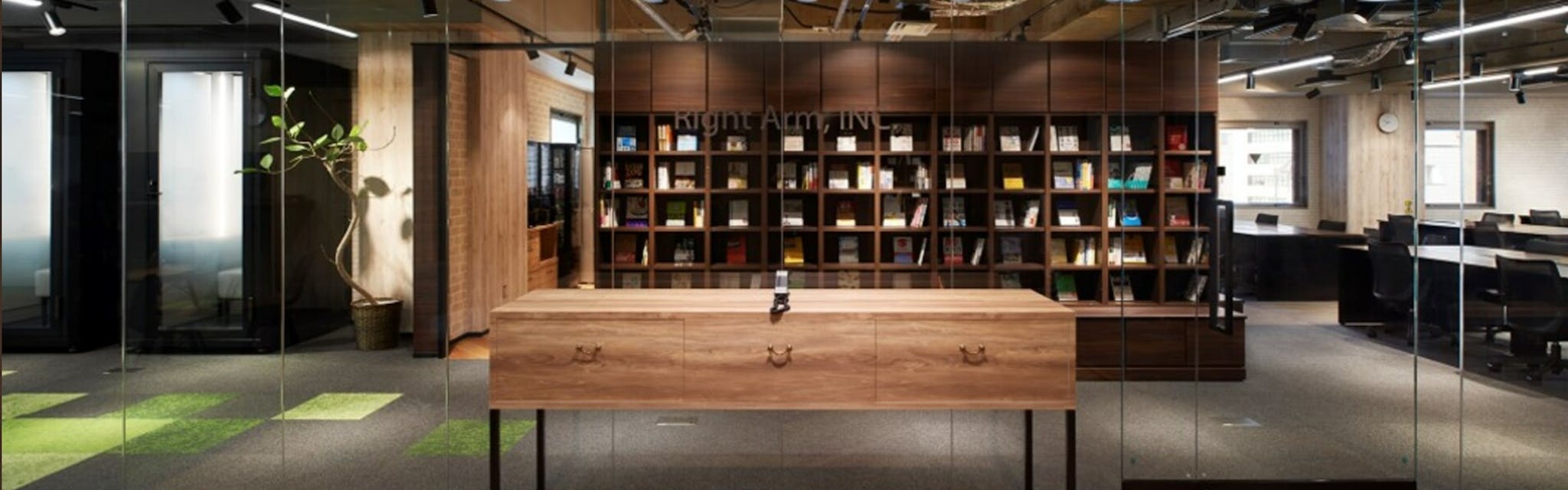 ライトアーム株式会社 - カバー画像